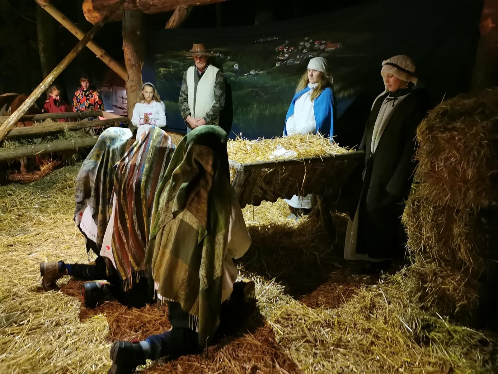Doživite “Božično zgodbo z živimi jaslicami na Frati”